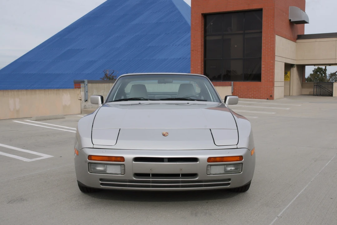 1989 Porsche 944 S2 - Image 8 of 31