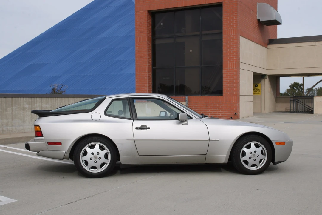 1989 Porsche 944 S2 - Image 3 of 31