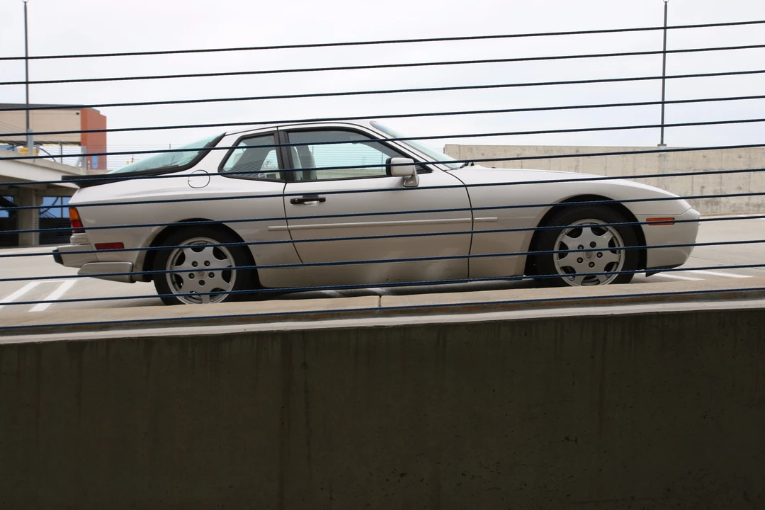1989 Porsche 944 S2 - Image 11 of 31