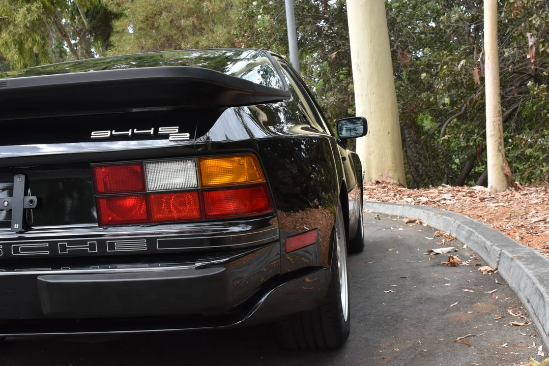 1989 Porsche 944 S2 - Image 10 of 31