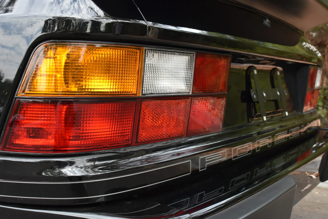 1989 Porsche 944 S2 - Image 13 of 31