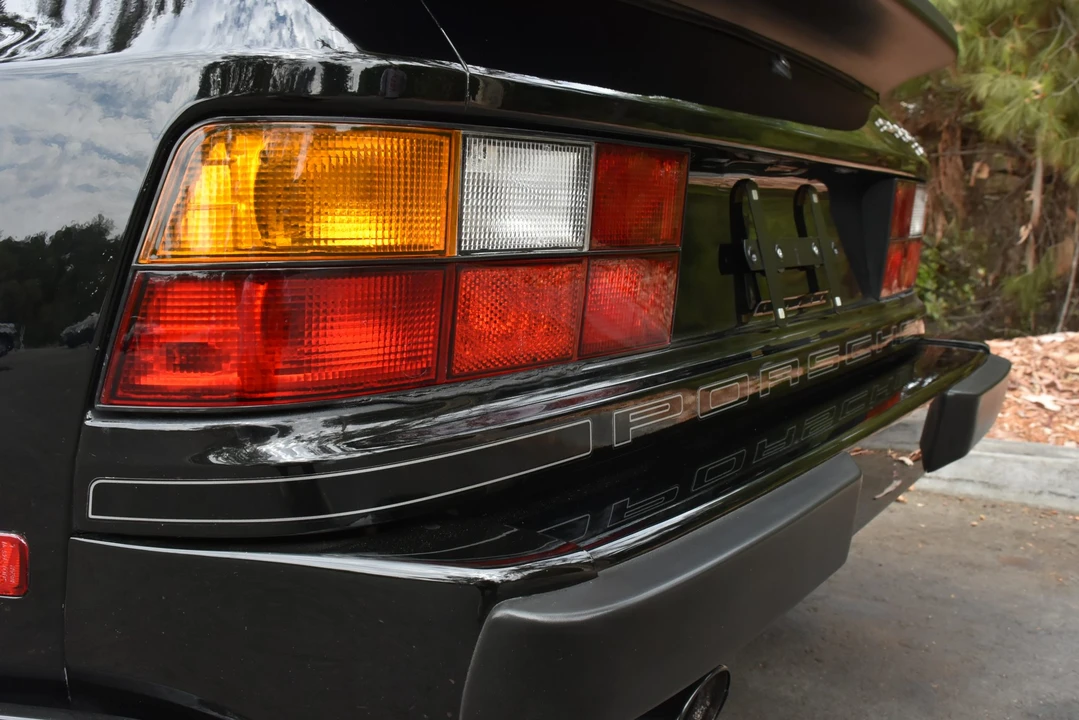 1989 Porsche 944 S2 - Image 14 of 31