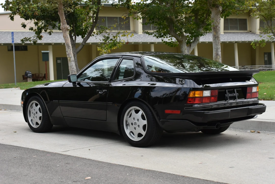1989 Porsche 944 S2 - Image 4 of 31