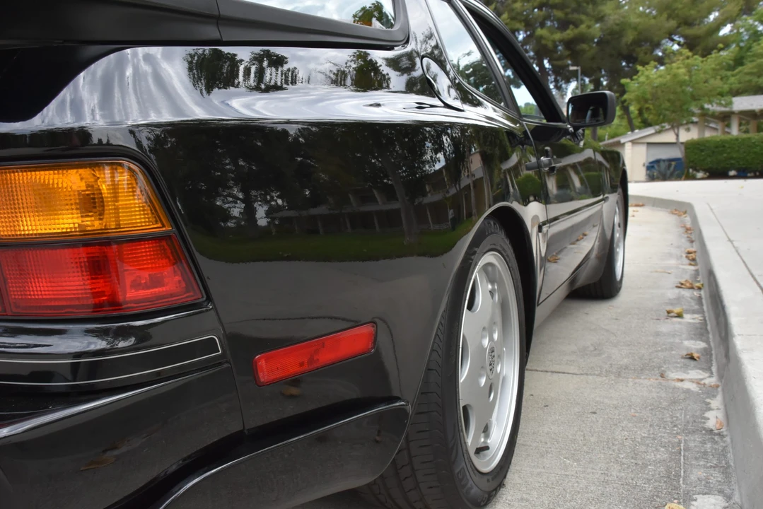 1989 Porsche 944 S2 - Image 9 of 31