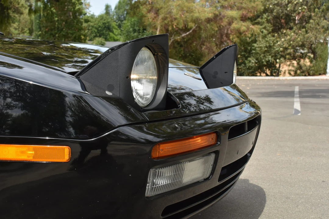 1989 Porsche 944 S2 - Image 16 of 31