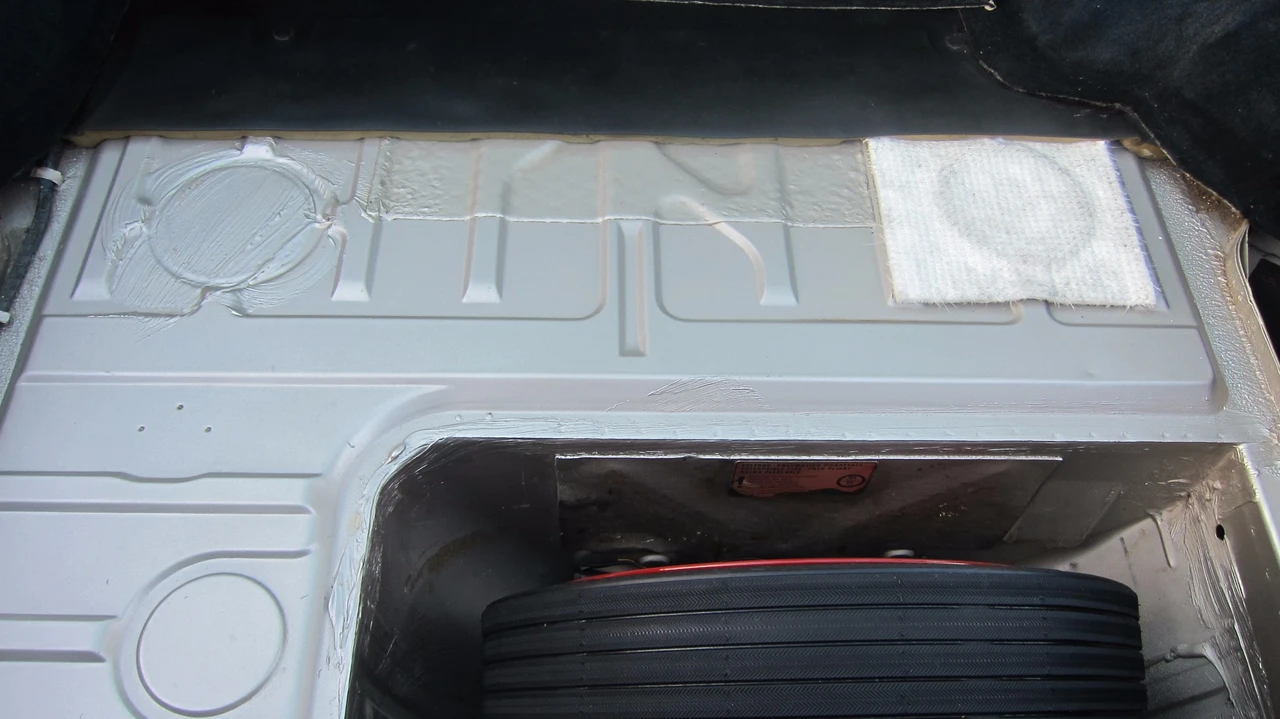 1989 Porsche 944 S2 - Image 18 of 31