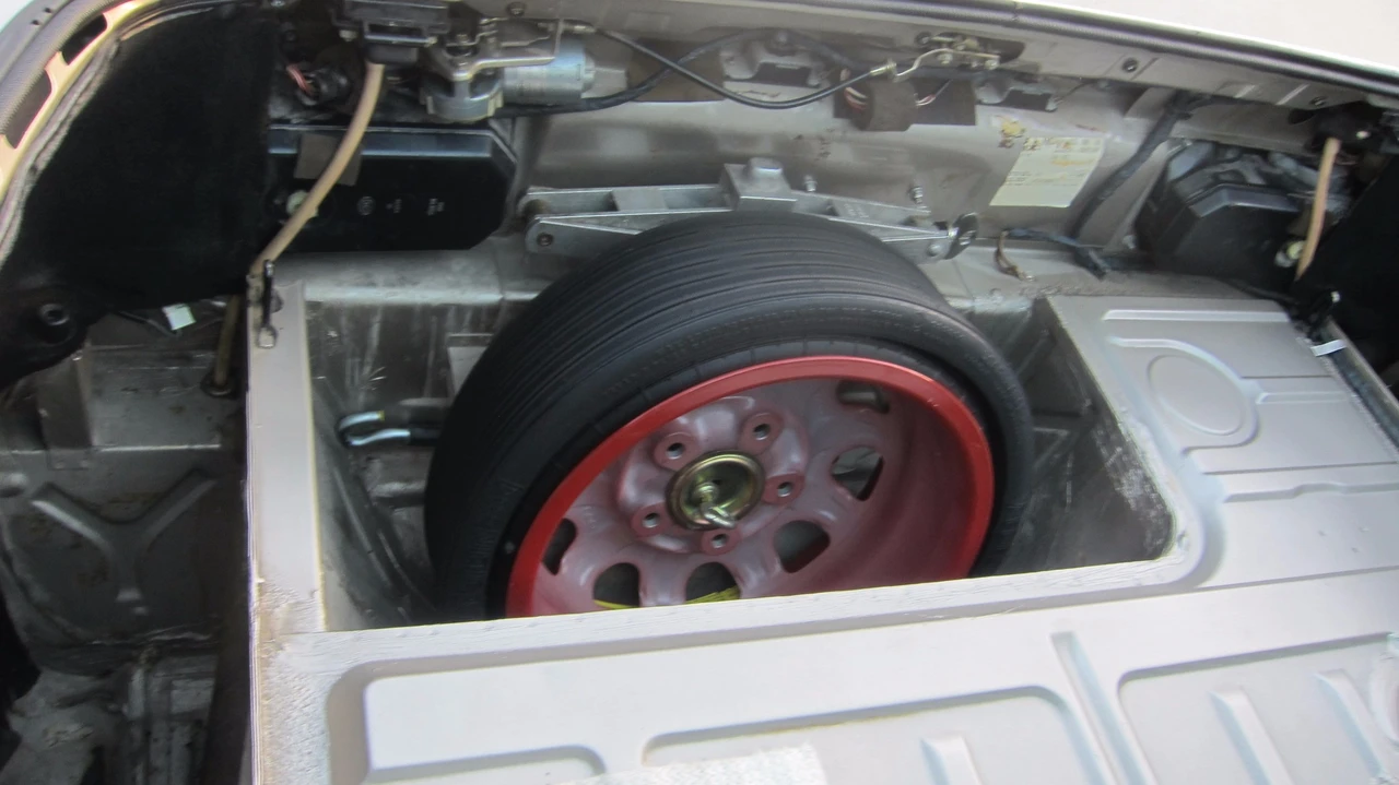 1989 Porsche 944 S2 - Image 19 of 31