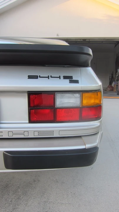 1989 Porsche 944 S2 - Image 10 of 31