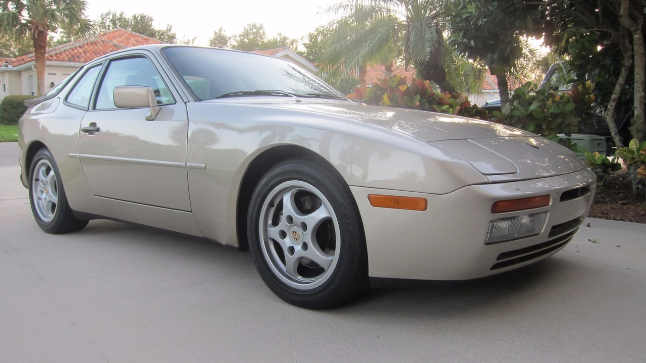 1989 Porsche 944 S2 - Image 3 of 31
