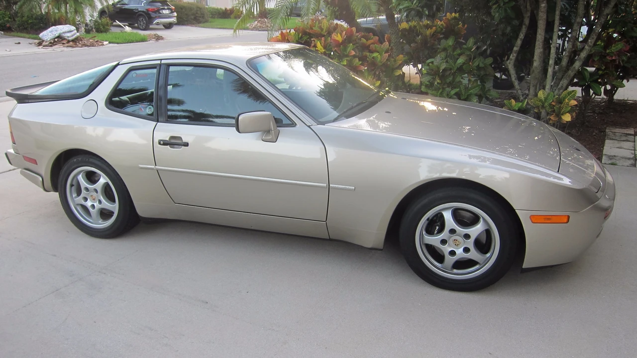 1989 Porsche 944 S2 - Image 4 of 31