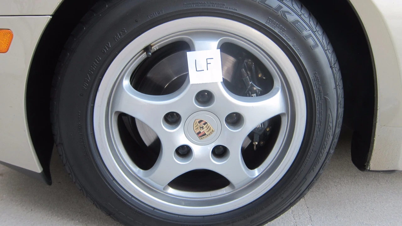 1989 Porsche 944 S2 - Image 11 of 31