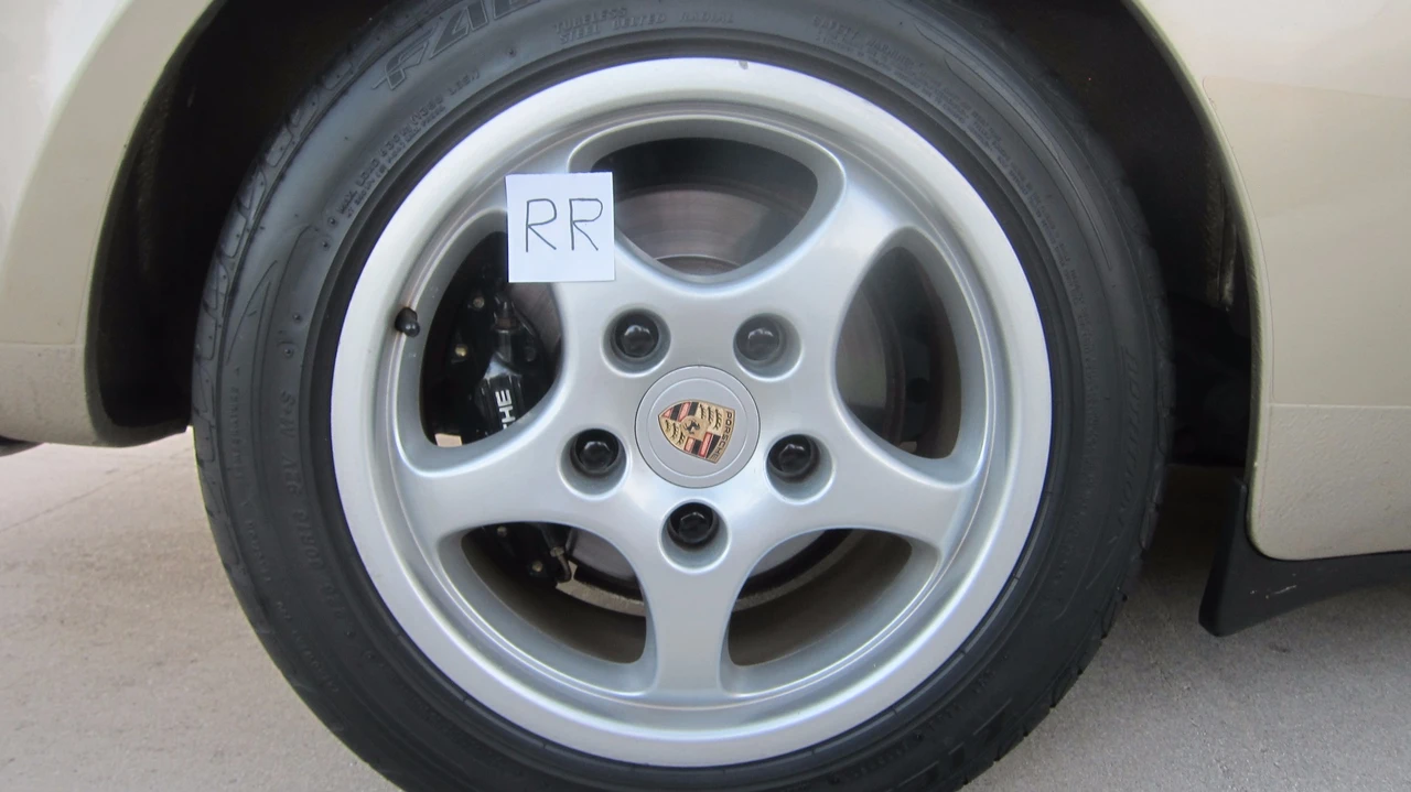 1989 Porsche 944 S2 - Image 13 of 31