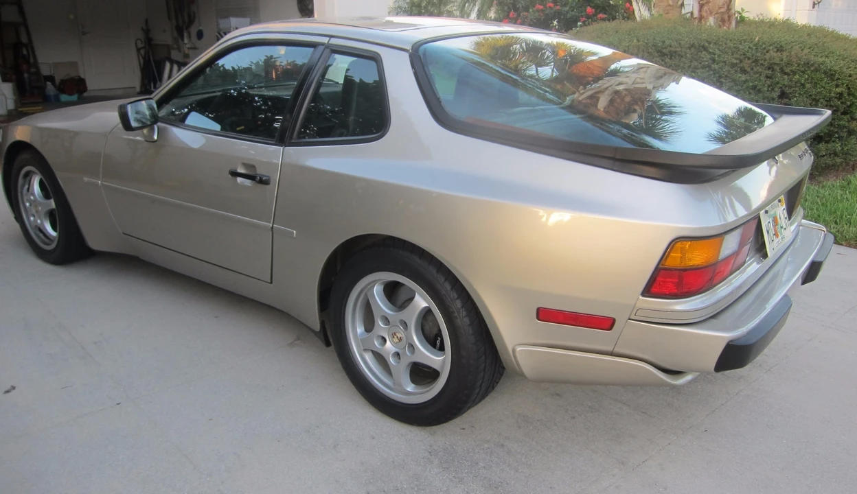 1989 Porsche 944 S2 - Image 8 of 31