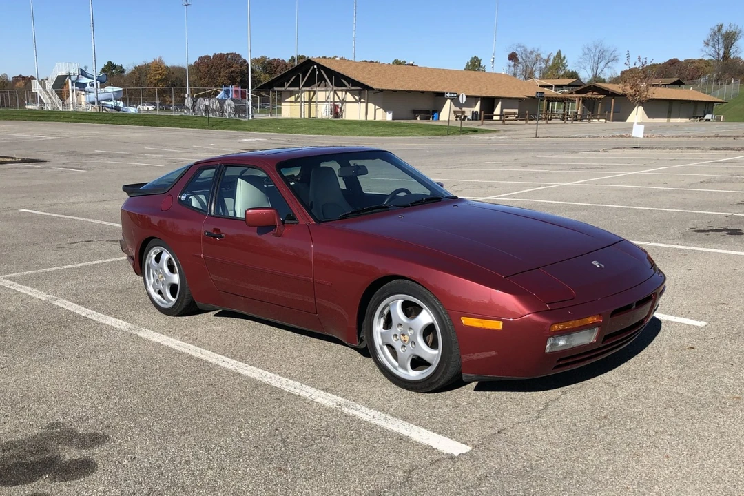 1989 Porsche 944 S2 - Image 2 of 31