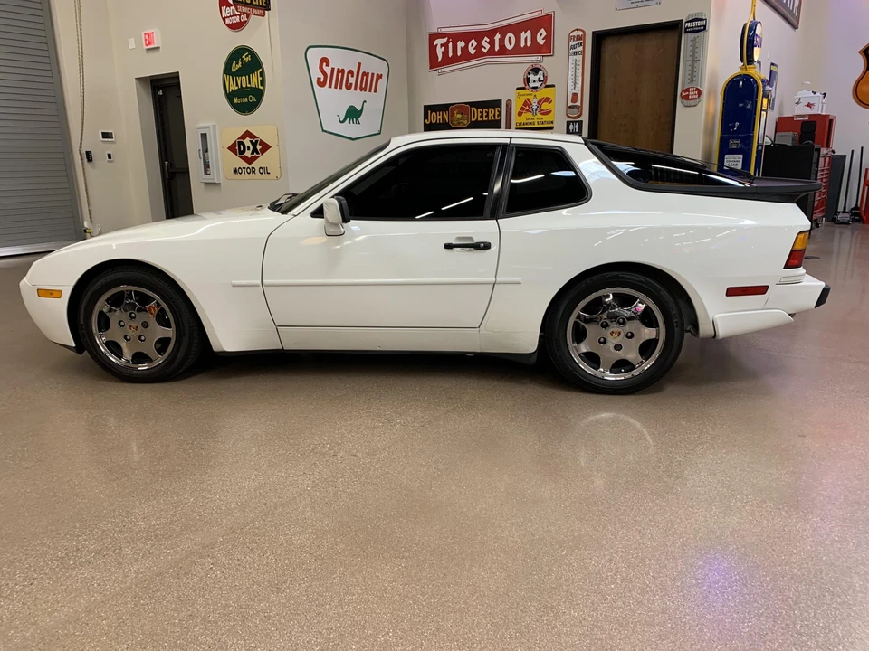 1989 Porsche 944 S2 - Image 5 of 31