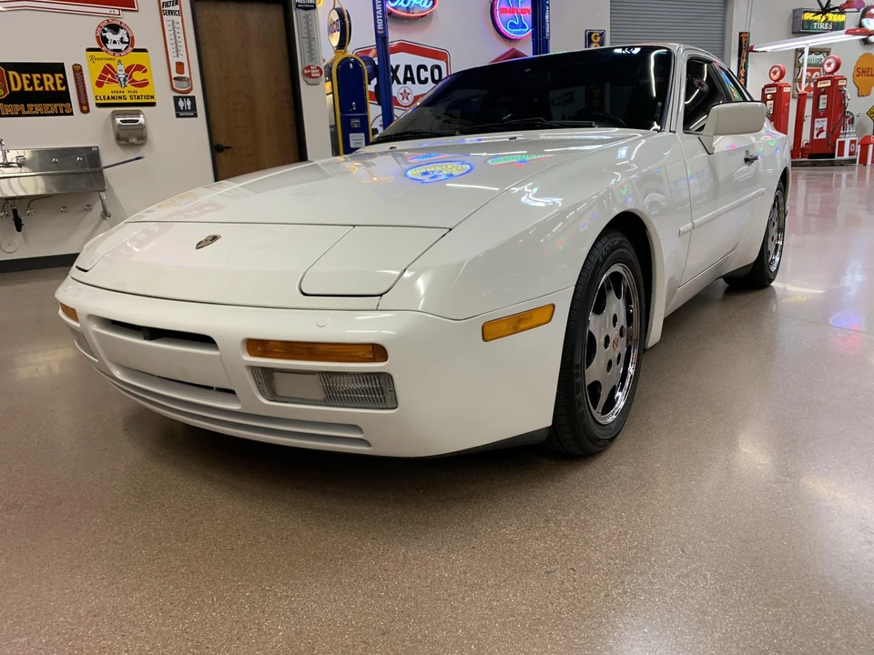 1989 Porsche 944 S2 - Image 3 of 31