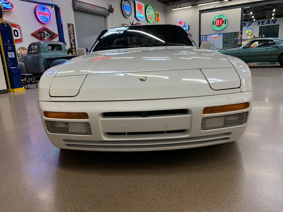 1989 Porsche 944 S2 - Image 25 of 31