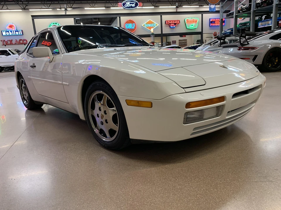 1989 Porsche 944 S2 - Image 22 of 31