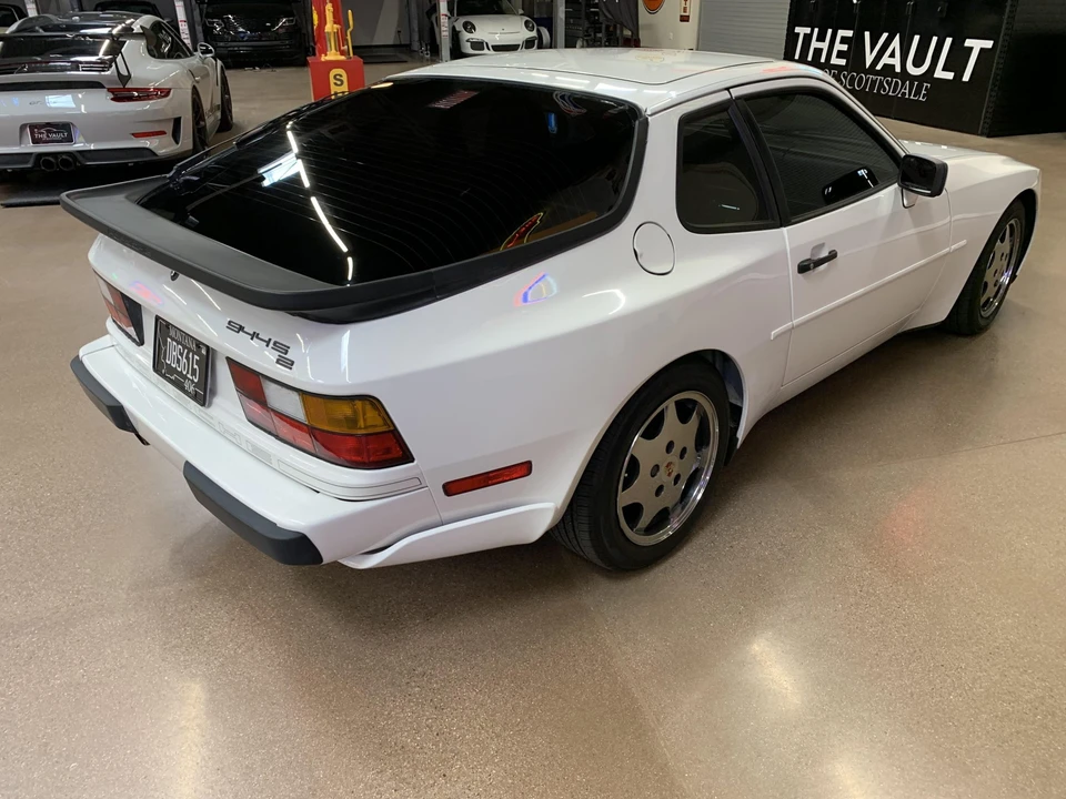 1989 Porsche 944 S2 - Image 19 of 31