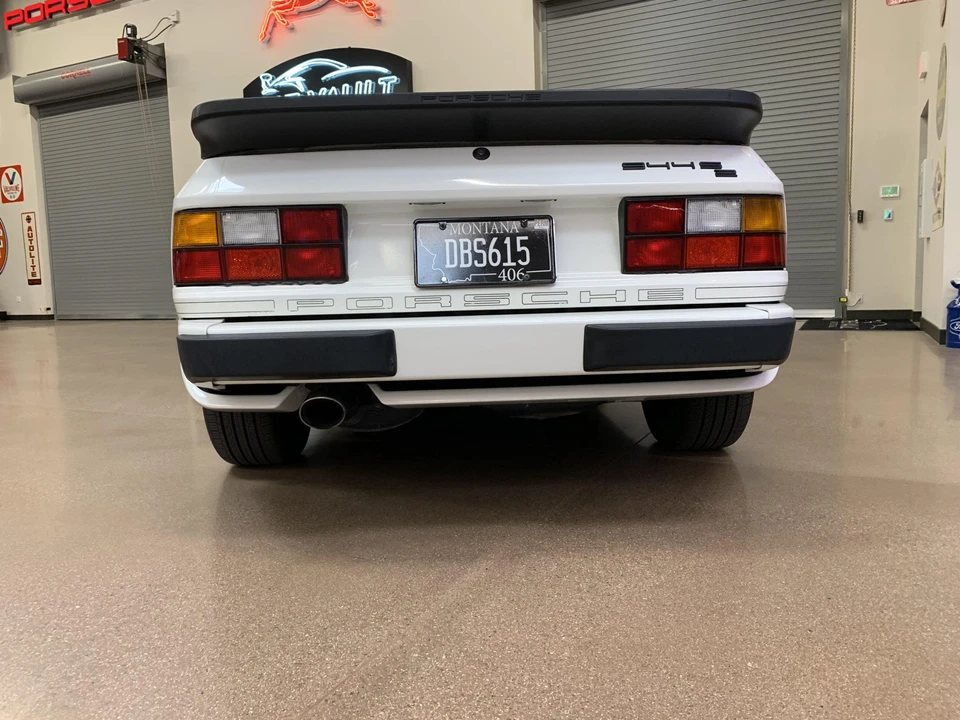 1989 Porsche 944 S2 - Image 10 of 31