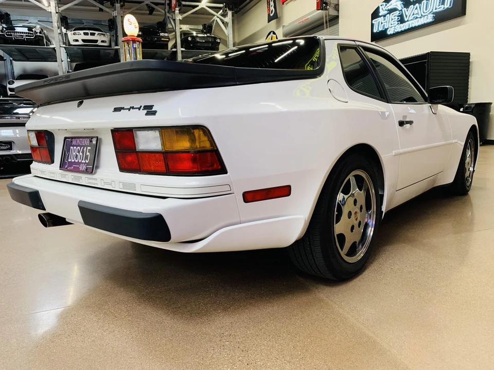 1989 Porsche 944 S2 - Image 17 of 31