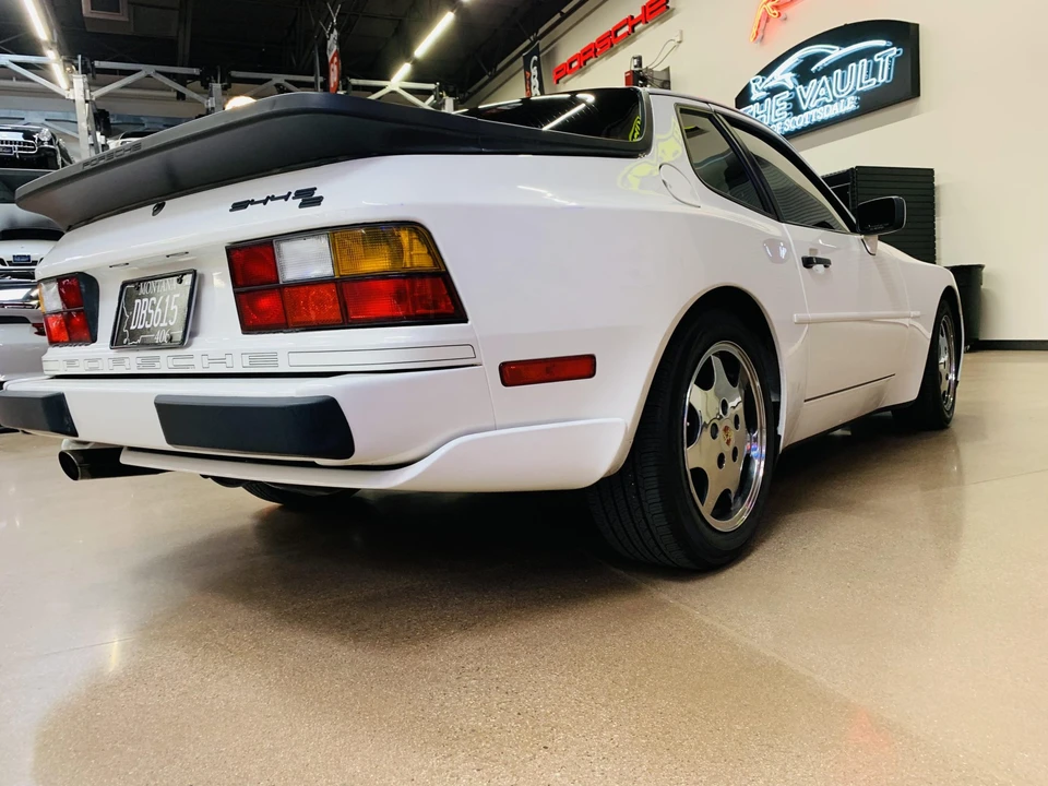 1989 Porsche 944 S2 - Image 16 of 31
