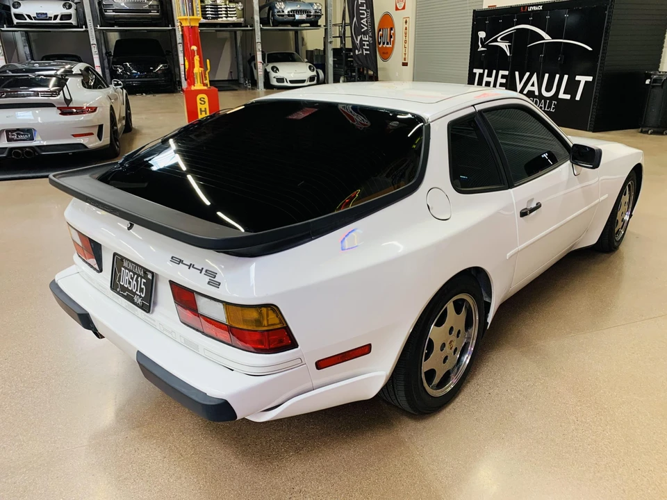1989 Porsche 944 S2 - Image 18 of 31