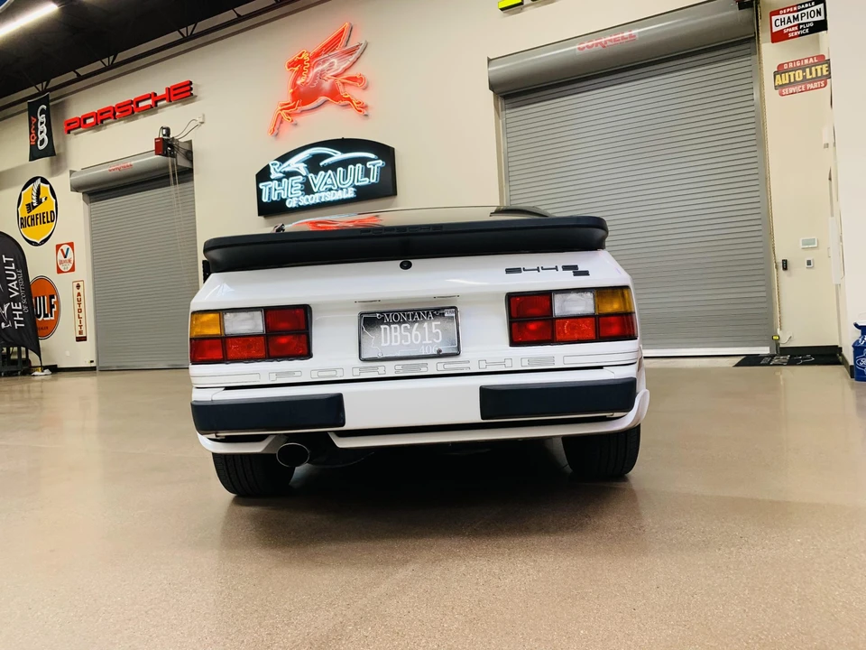 1989 Porsche 944 S2 - Image 12 of 31