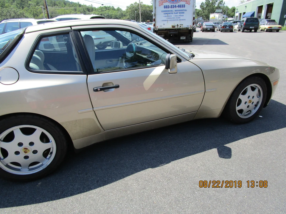 1989 Porsche 944 S2 - Image 9 of 31