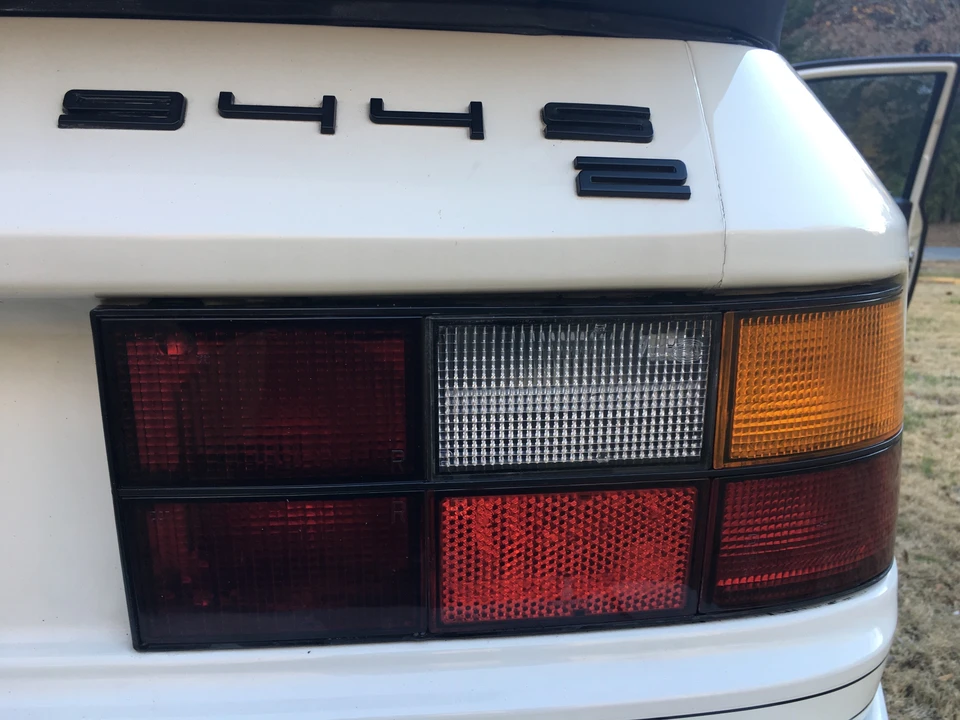 1989 Porsche 944 S2 - Image 16 of 31