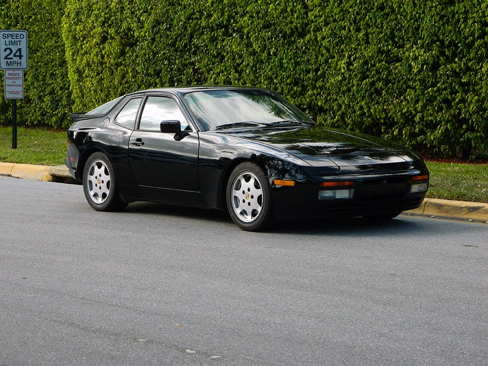 1989 Porsche 944 Turbo - Image 8 of 31