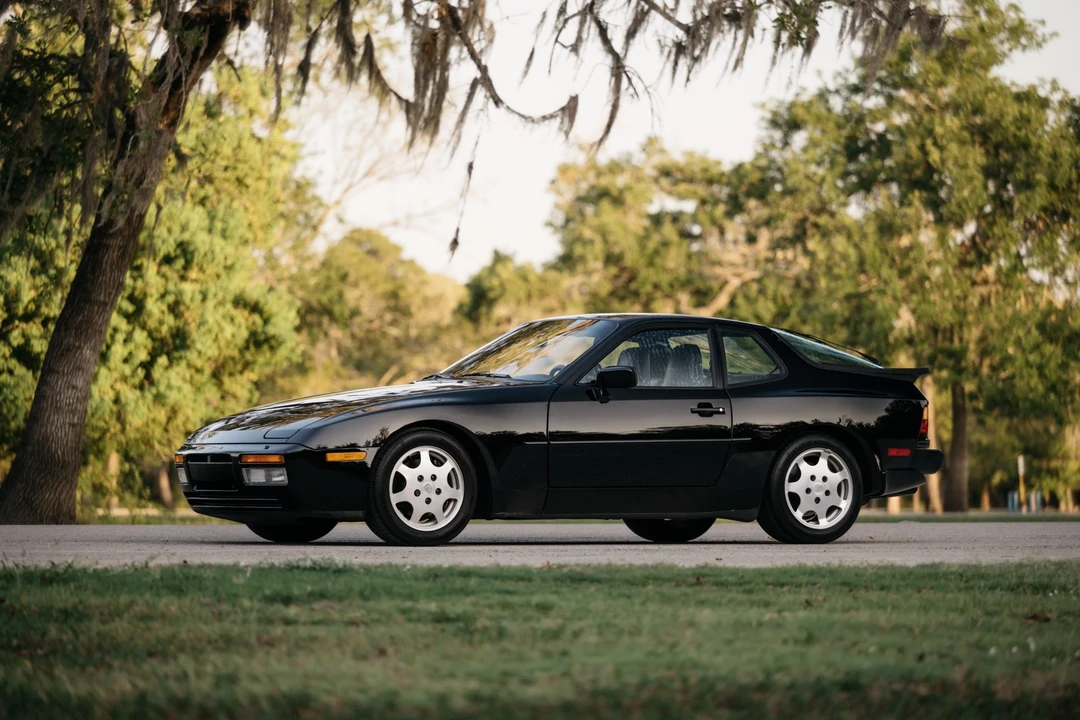 1989 Porsche 944 Turbo - Image 2 of 31