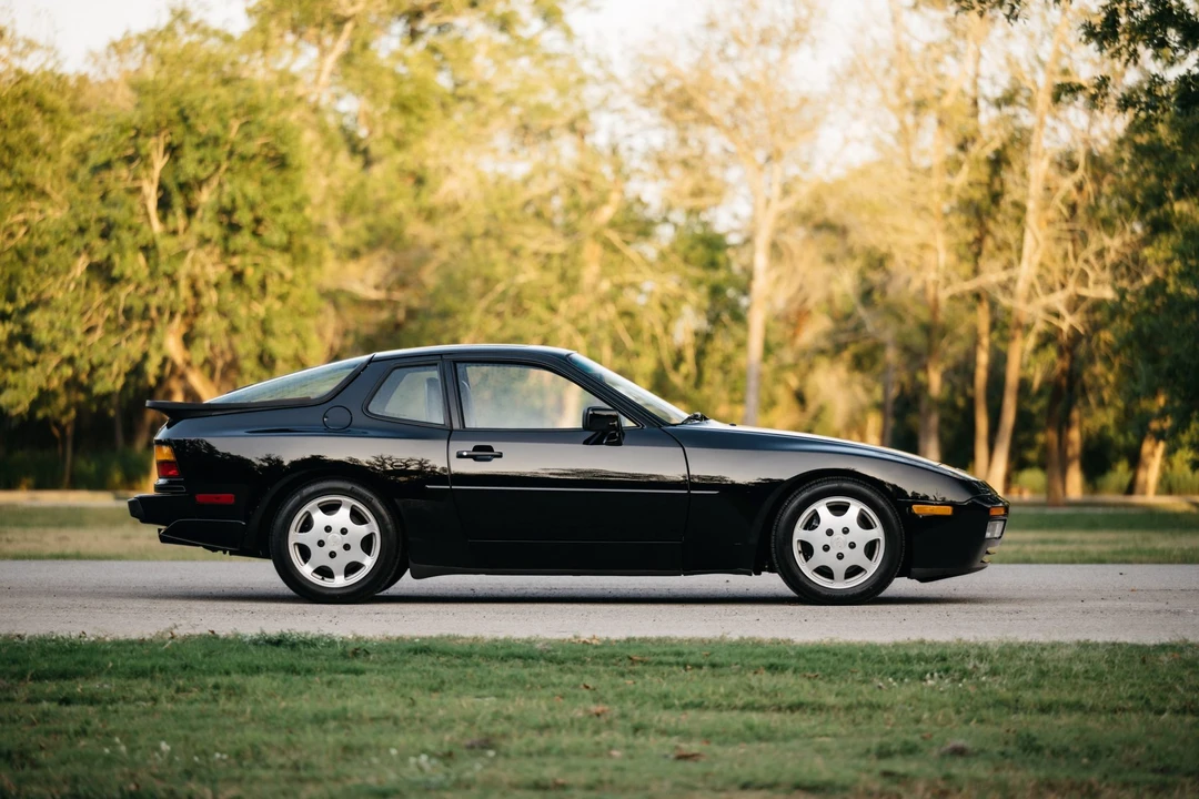 1989 Porsche 944 Turbo - Image 10 of 31