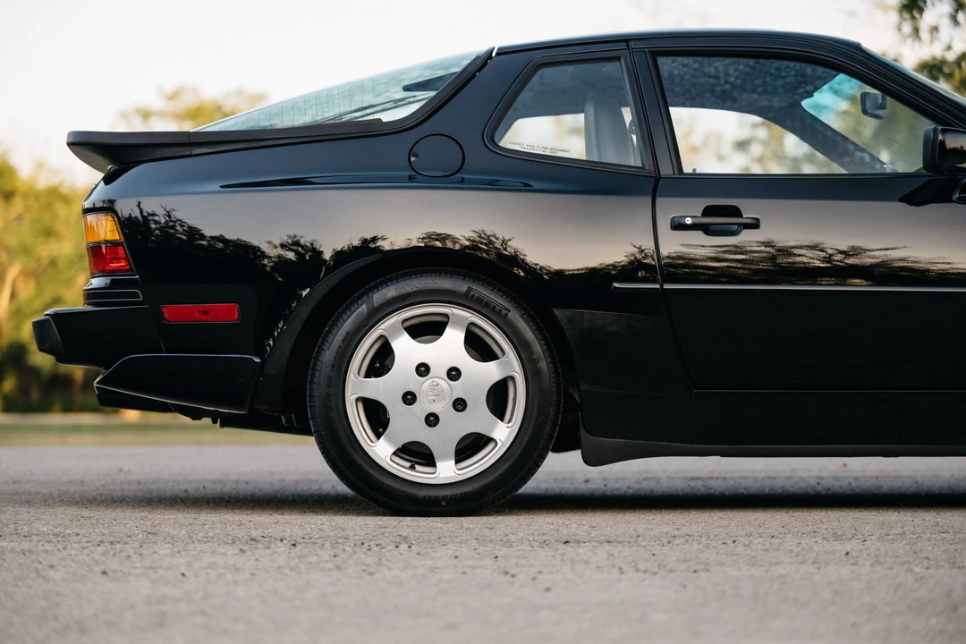 1989 Porsche 944 Turbo - Image 17 of 31