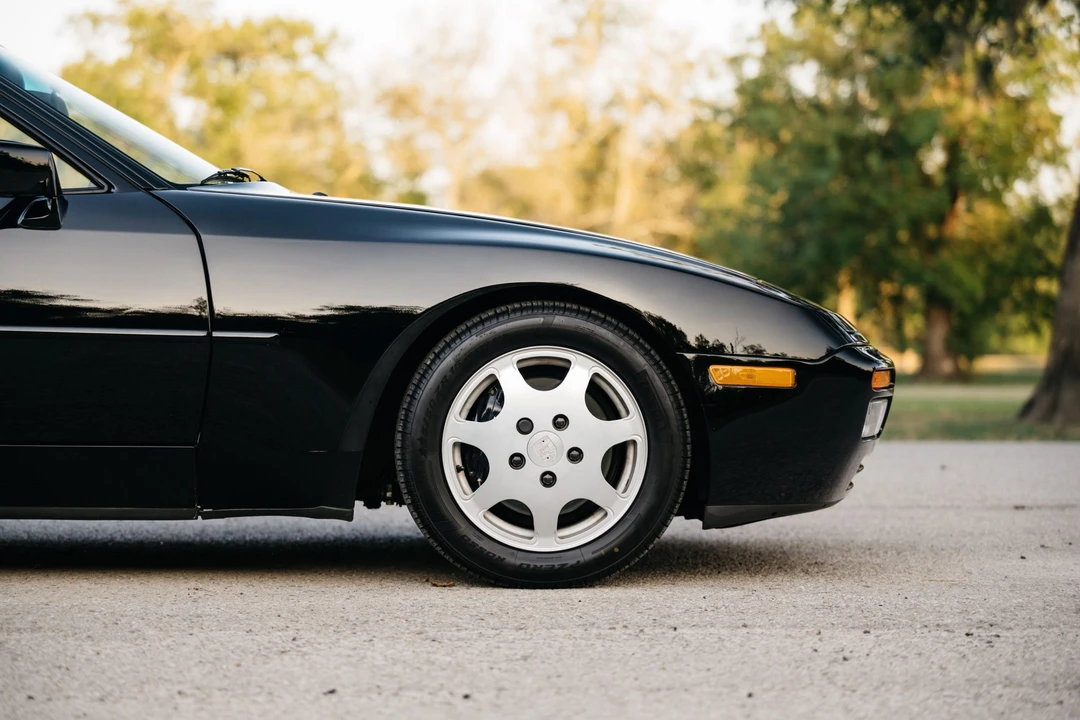 1989 Porsche 944 Turbo - Image 16 of 31