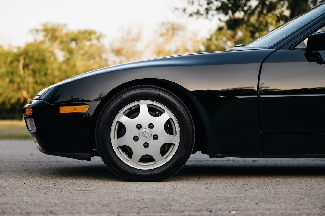 1989 Porsche 944 Turbo - Image 15 of 31