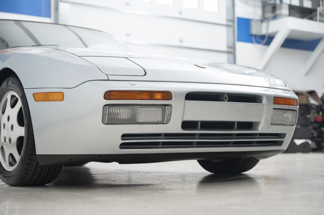 1989 Porsche 944 Turbo - Image 14 of 31