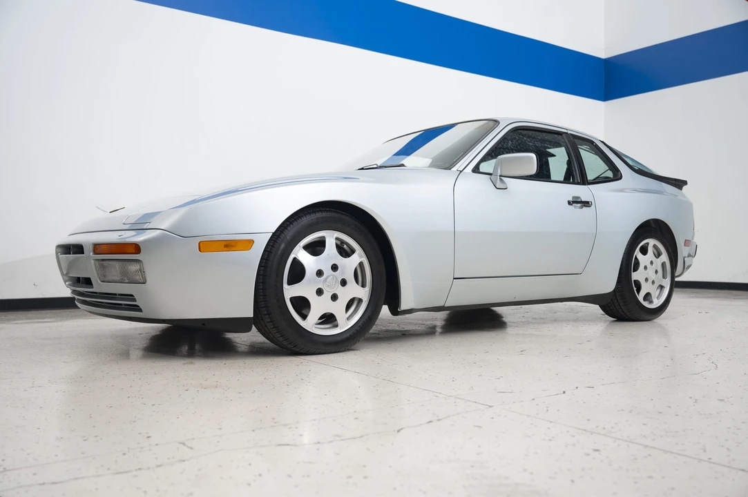1989 Porsche 944 Turbo - Image 4 of 31