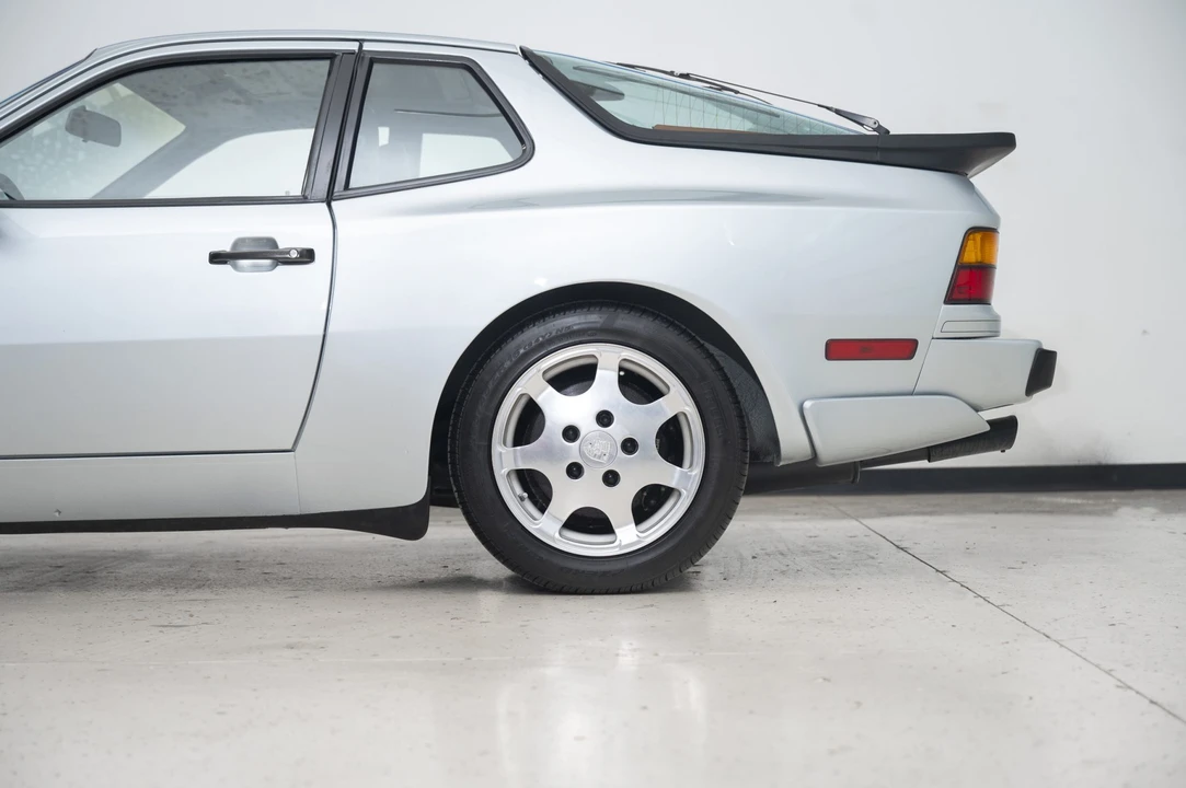 1989 Porsche 944 Turbo - Image 28 of 31