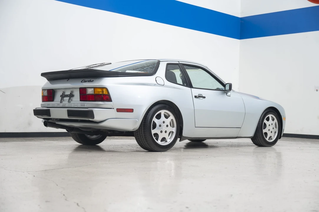 1989 Porsche 944 Turbo - Image 8 of 31
