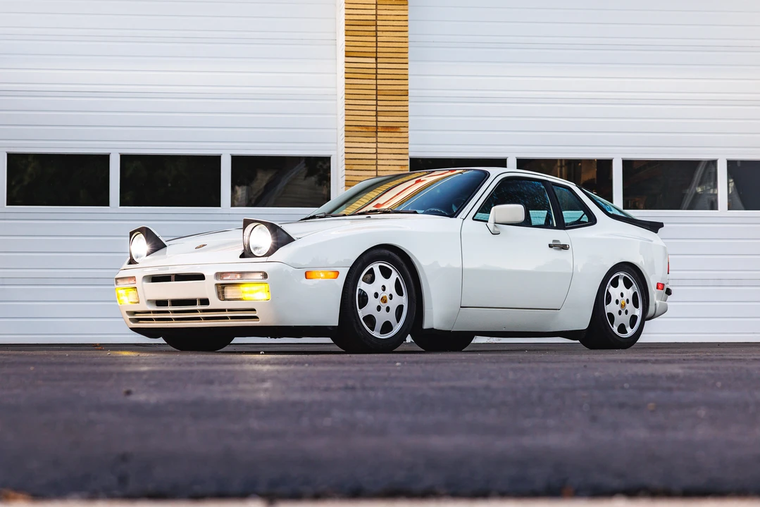 1989 Porsche 944 Turbo - Image 2 of 31