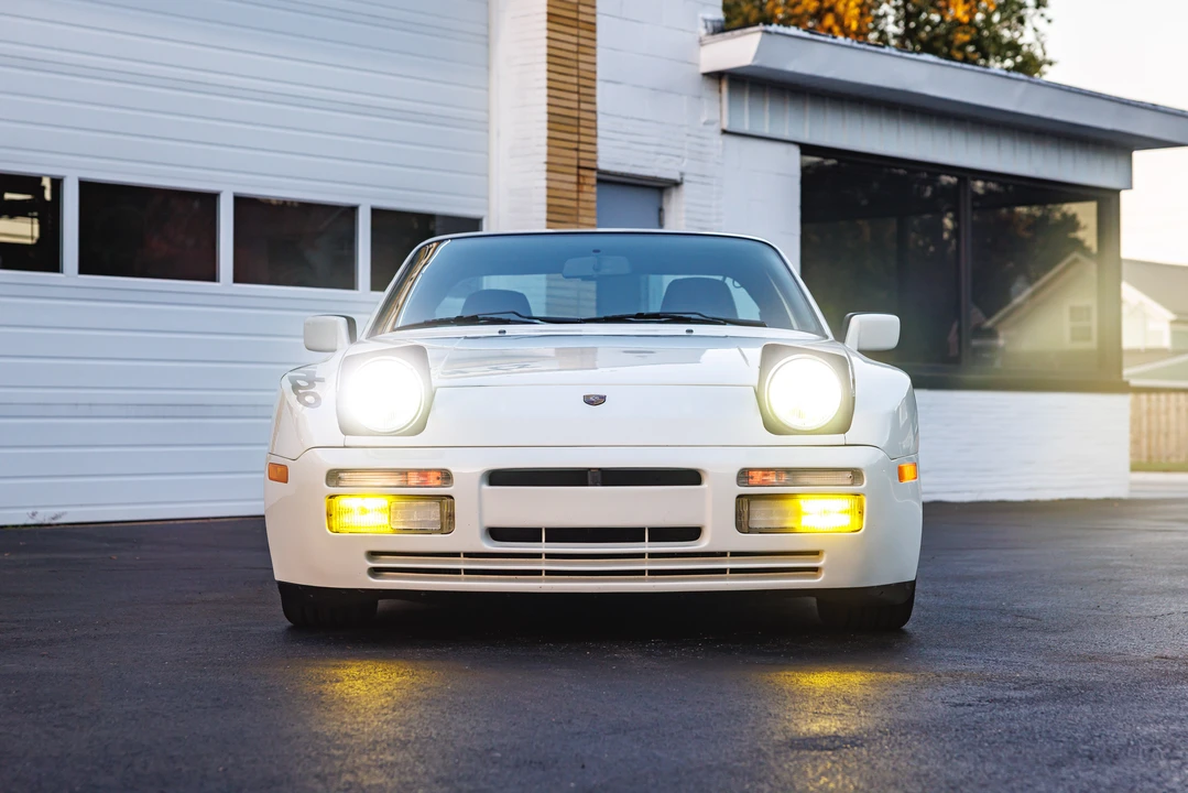 1989 Porsche 944 Turbo - Image 8 of 31