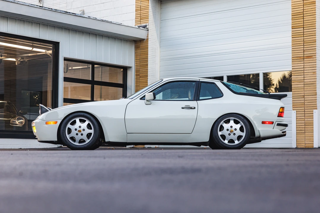 1989 Porsche 944 Turbo - Image 13 of 31