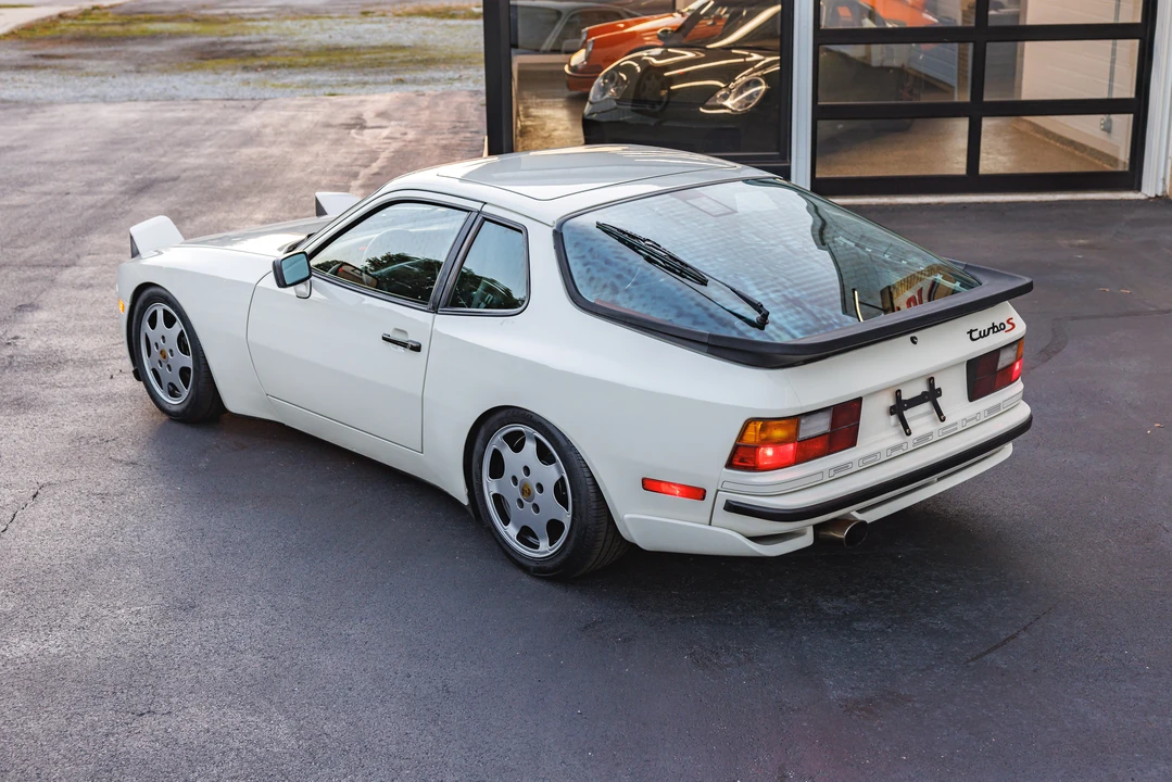 1989 Porsche 944 Turbo - Image 14 of 31