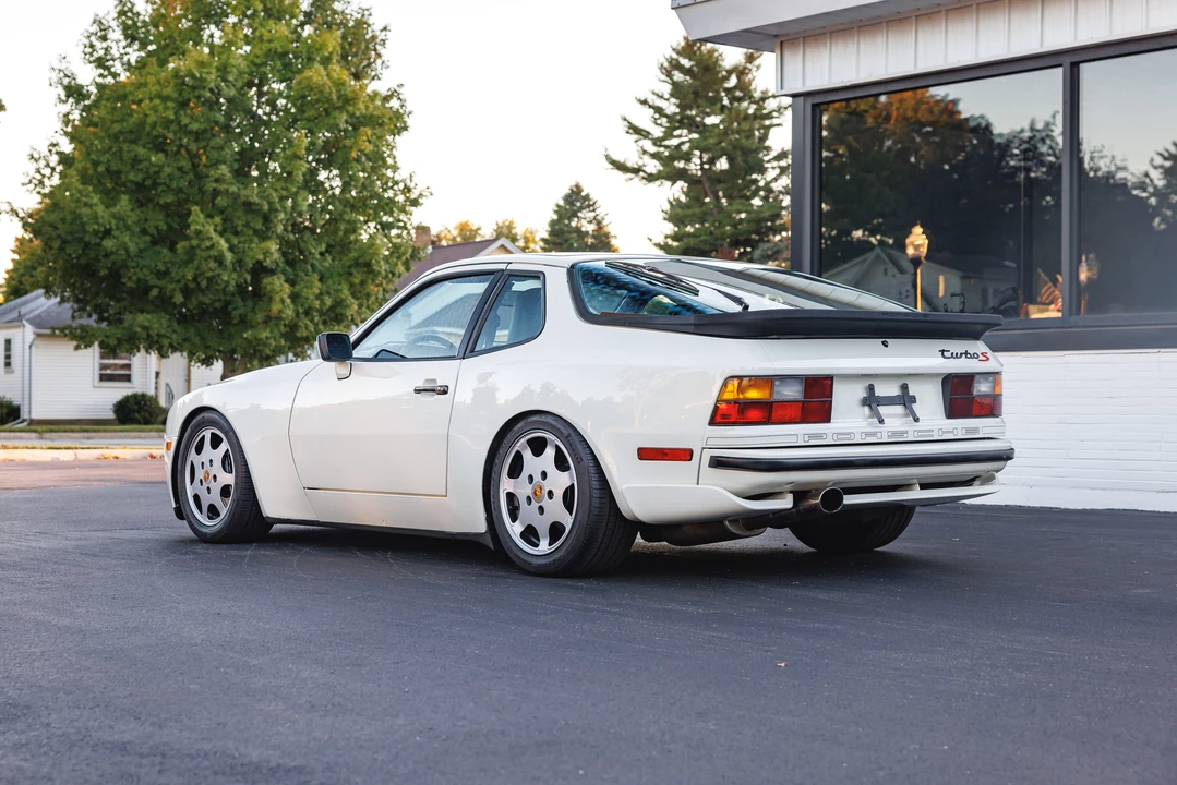 1989 Porsche 944 Turbo - Image 28 of 31