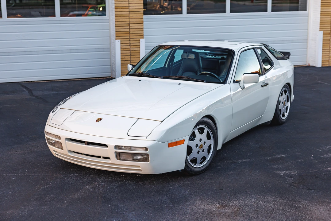 1989 Porsche 944 Turbo - Image 23 of 31
