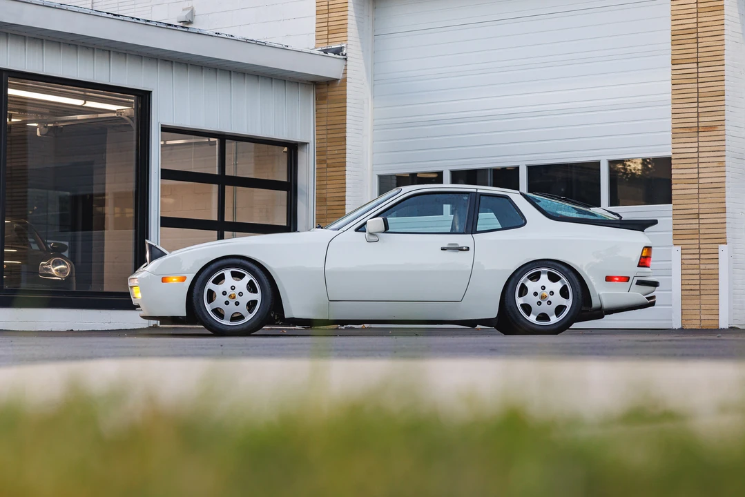 1989 Porsche 944 Turbo - Image 12 of 31