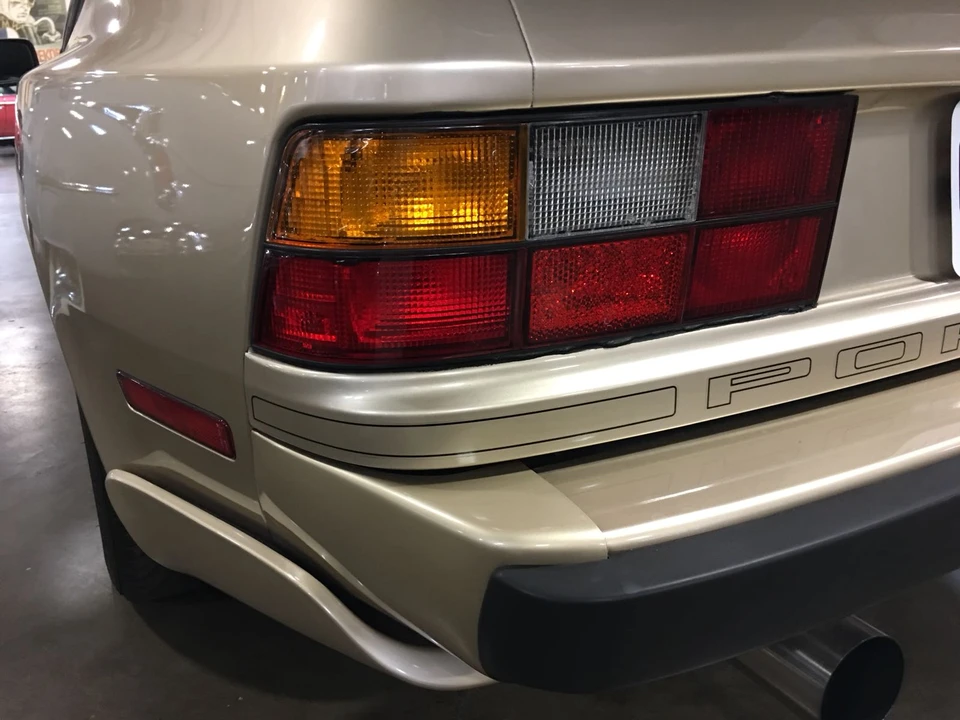 1989 Porsche 944 Turbo - Image 11 of 31