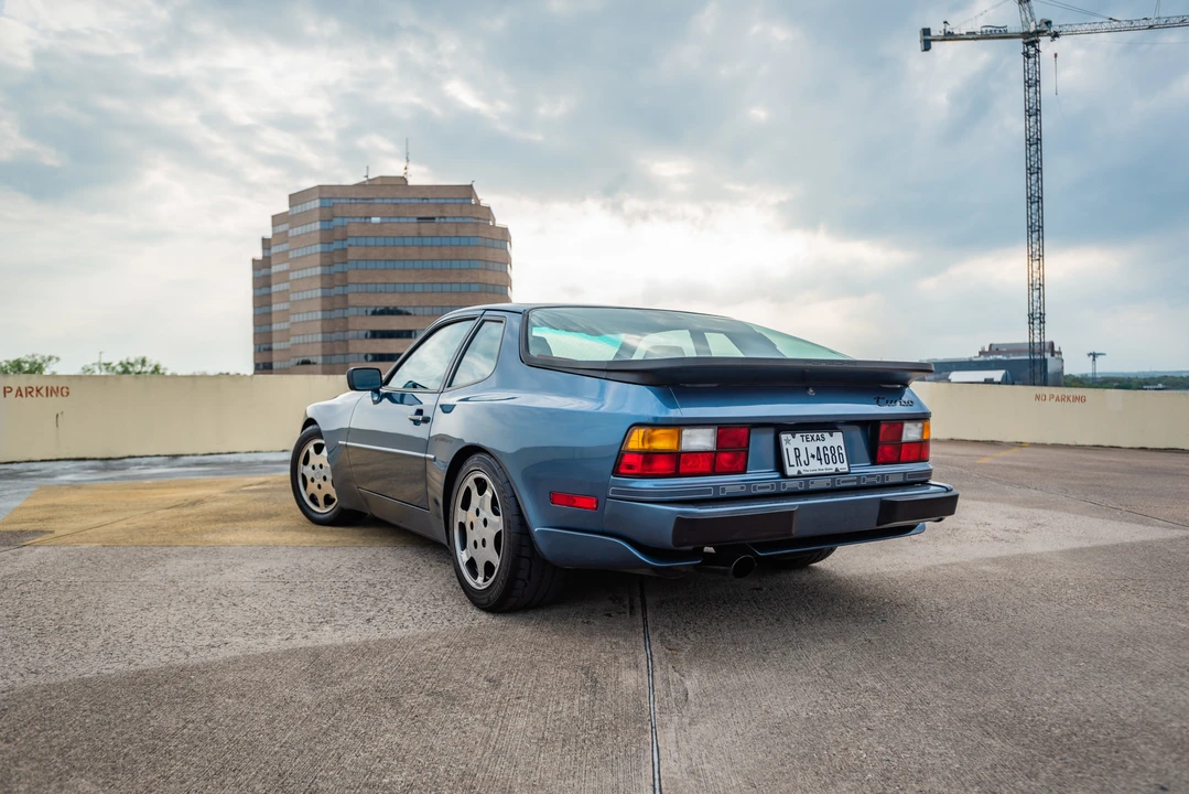 1989 Porsche 944 Turbo - Image 9 of 31