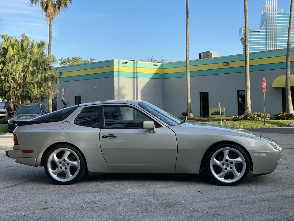 1989 Porsche 944 Turbo - Image 30 of 31